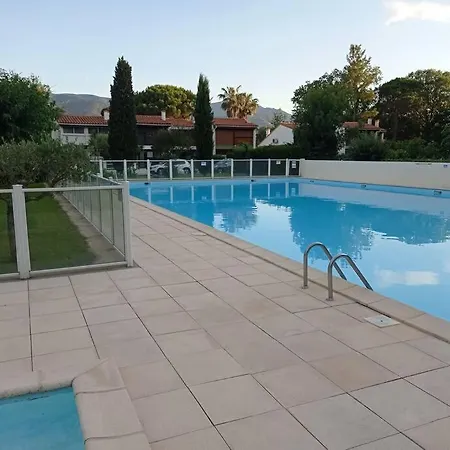 A L'ancienne Avec Jardin Et Piscine Ferienhaus